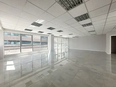 Sala Comercial para alugar, 136m² no Praia de Belas, Porto Alegre