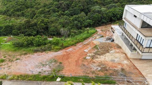 Lote/Terreno à venda, 800m² no Butiatuvinha, Curitiba