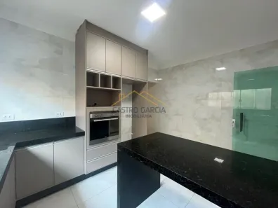 Casa com 3 Quartos para alugar, 124m² no Parque São Jerônimo, Americana