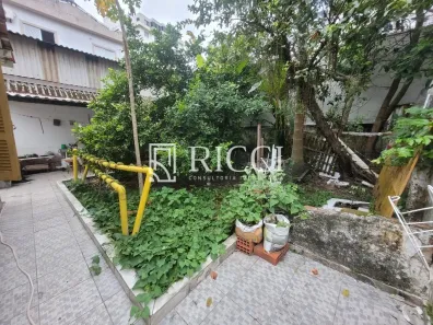 Sobrado com 4 Quartos à venda, 218m² no Vila Belmiro, Santos