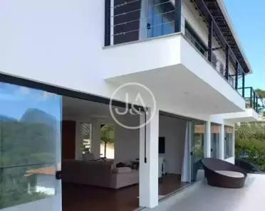 Casa com 4 Quartos à venda, 330m² no Samambaia, Petrópolis