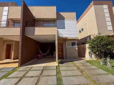 Casa de Condomínio com 3 Quartos à venda, 137m² no Jardim Jóquei Club, Londrina
