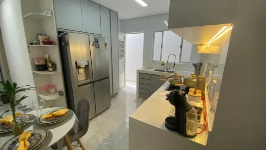 Sobrado com 4 Quartos à venda, 180m² no Wanel Ville, Sorocaba