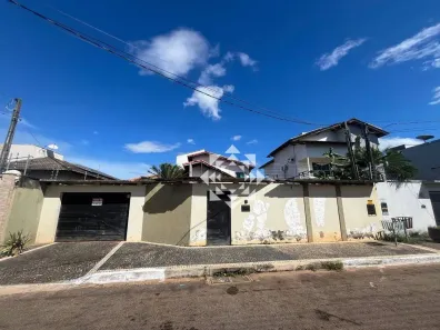 Casa com 3 Quartos à venda, 300m² no Plano Diretor Sul, Palmas