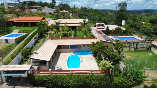 Fazenda/Sítio com 3 Quartos à venda, 1000m² no , Mairinque