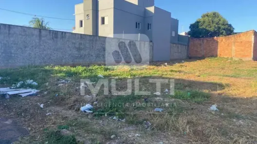 Lote/Terreno com 1 Quarto à venda, 307m² no Carajás, Uberlândia
