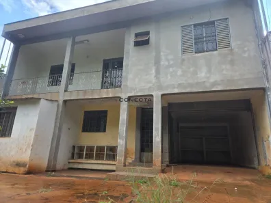 Casa com 4 Quartos à venda, 188m² no Champagnat, Londrina