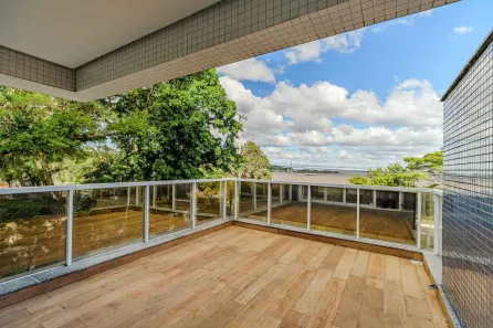 Apartamento com 3 Quartos para alugar, 190m² no Vila Assunção, Porto Alegre
