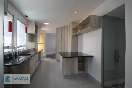 Apartamento com 3 Quartos à venda, 244m² no Vila Uberabinha, São Paulo