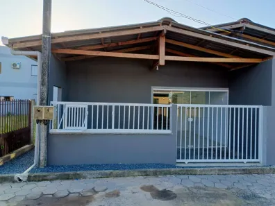 Casa com 2 Quartos para alugar, 50m² no Pocinho, Ilhota
