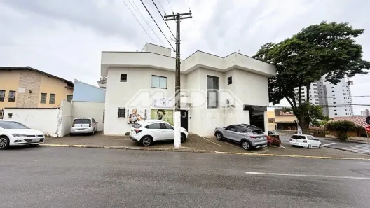 Prédio Comercial com 6 Quartos à venda, 235m² no Vila Embaré, Valinhos