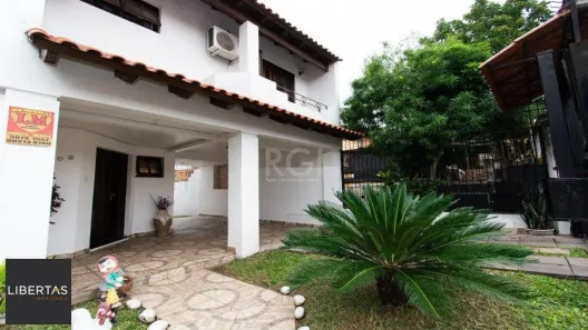 Casa com 3 Quartos à venda, 237m² no Camaquã, Porto Alegre
