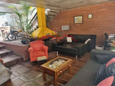 Casa com 3 Quartos à venda, 194m² no Chácara Monte Alegre, São Paulo
