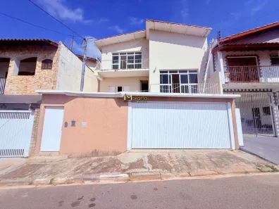 Casa com 3 Quartos para alugar, 250m² no Santa Luzia, Bragança Paulista