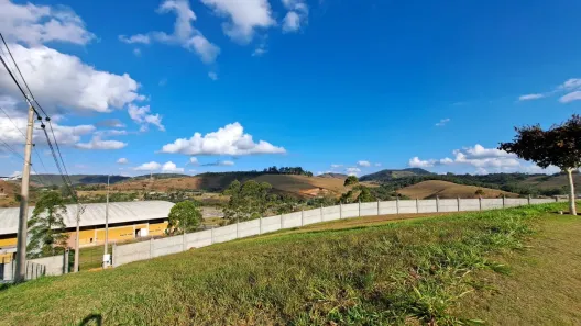 Lote/Terreno à venda, 688m² no São Pedro, Juiz de Fora