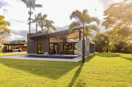 Fazenda/Sítio com 4 Quartos à venda, 550m² no Freguesia da Escada, Guararema