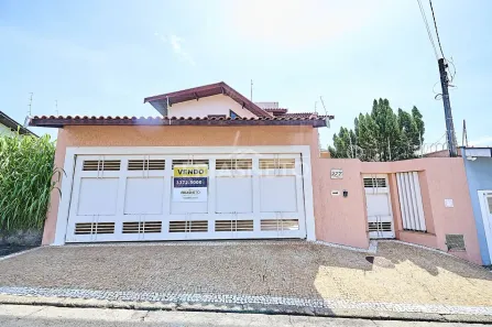 Casa com 4 Quartos à venda, 249m² no Centro, Piracicaba
