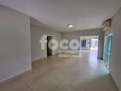 Casa de Condomínio com 3 Quartos para alugar, 220m² no Aclimação, Uberlândia