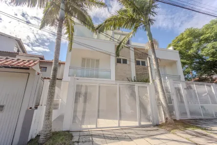 Casa com 3 Quartos à venda, 210m² no Ipanema, Porto Alegre