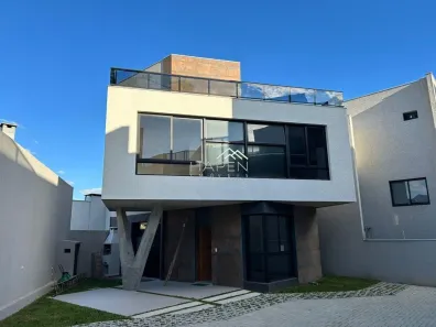 Sobrado com 3 Quartos à venda, 156m² no Uberaba, Curitiba