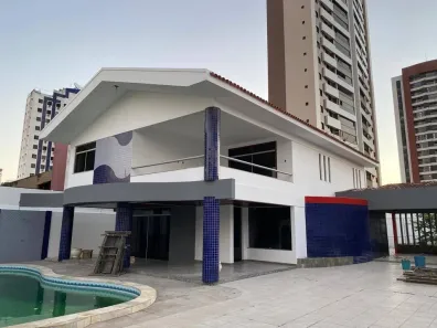 Casa com 4 Quartos à venda, 900m² no Santa Mônica, Feira de Santana