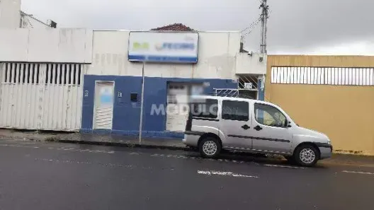 Ponto Comercial para alugar, 1370m² no Martins, Uberlândia