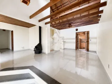 Casa com 2 Quartos para alugar, 100m² no Partenon, Porto Alegre