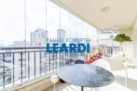 Apartamento com 3 Quartos à venda, 210m² no Santa Cecília, São Paulo