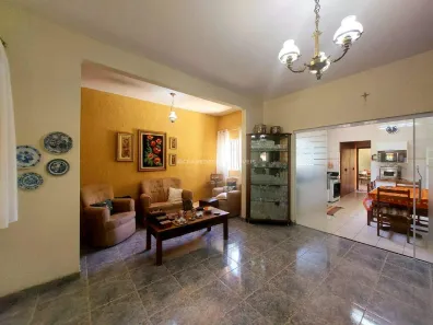 Casa com 4 Quartos à venda, 240m² no Jardim Induberaba, Uberaba