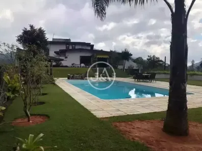 Casa com 5 Quartos para venda ou aluguel, 800m² no Valparaíso, Petrópolis