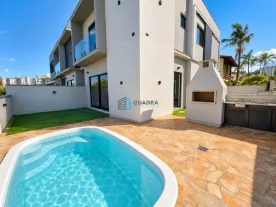 Casa com 3 Quartos à venda, 226m² no Itacorubi, Florianópolis