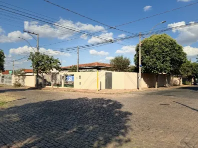 Casa com 4 Quartos à venda, 245m² no Centro, Araraquara