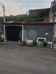 Casa com 3 Quartos à venda, 250m² no Duzentos e Quarenta e Nove, Volta Redonda