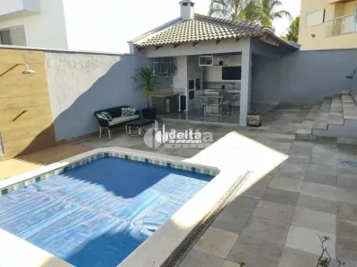 Casa de Condomínio com 4 Quartos à venda, 362m² no Morada da Colina, Uberlândia