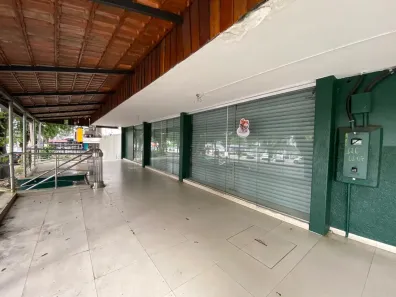 Ponto Comercial para alugar, 220m² no Adrianópolis, Manaus