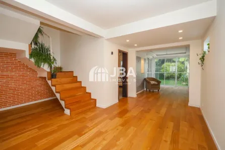 Sobrado com 3 Quartos à venda, 158m² no Guabirotuba, Curitiba