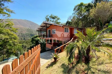 Casa de Condomínio com 3 Quartos à venda, 1200m² no Itaipava, Petrópolis
