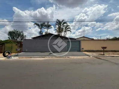 Casa com 3 Quartos à venda, 360m² no bairro Nazaré, Hidrolândia