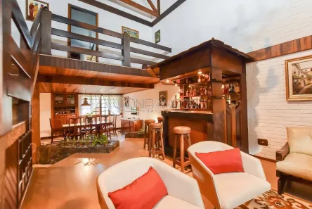 Casa com 5 Quartos à venda, 480m² no Ahú, Curitiba