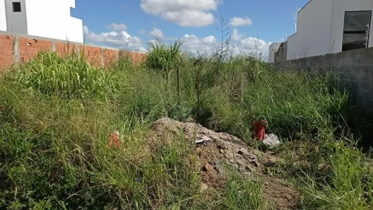 Lote/Terreno à venda, 200m² no Parque Aurora, Campos dos Goytacazes