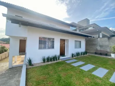Casa com 3 Quartos à venda, 212m² no Velha, Blumenau