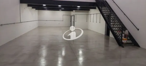 Galpão/Depósito/Armazém para alugar, 290m² no Morumbi, Uberlândia