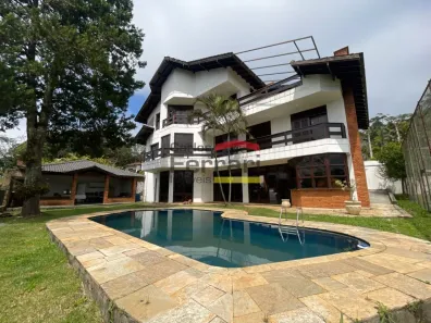 Sobrado com 4 Quartos para alugar, 400m² no Samambaia, Mairiporã