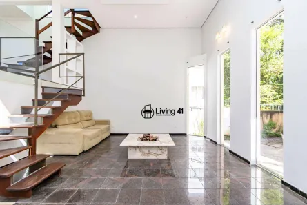 Sobrado com 4 Quartos à venda, 270m² no São Lourenço, Curitiba