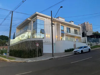 Sobrado com 3 Quartos à venda, 432m² no Centro, Cascavel