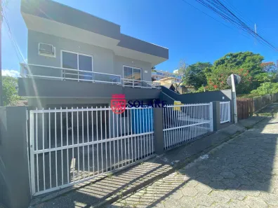 Casa com 2 Quartos para alugar, 80m² no Centro, Bombinhas