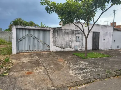 Casa com 3 Quartos à venda, 120m² no Setor Garavelo, Goiânia