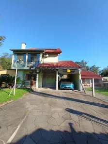 Sobrado com 3 Quartos à venda, 300m² no Restinga, Porto Alegre