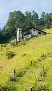 Casa de Condomínio com 5 Quartos à venda, 1060m² no Samambaia, Petrópolis