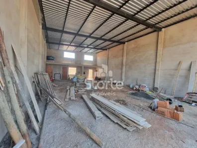 Galpão/Depósito/Armazém para alugar, 200m² no Jardim das Palmeiras, Uberlândia